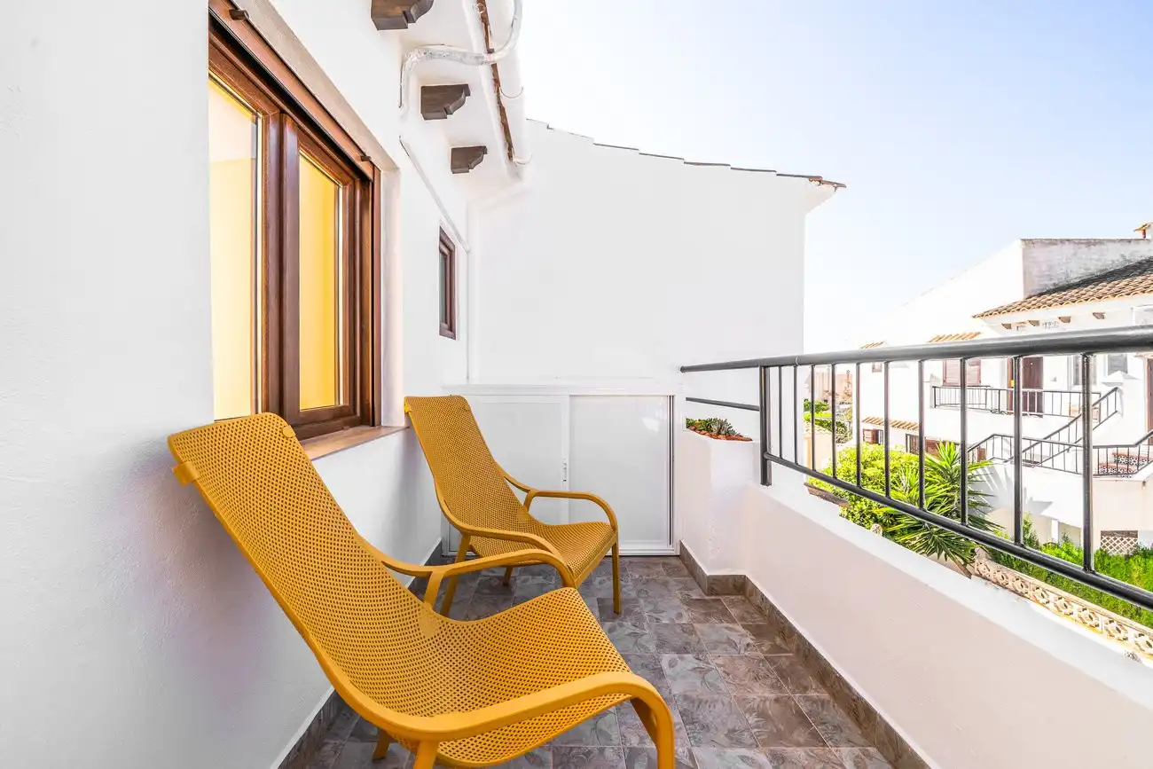 Terraza de Apartamento en venta en Torrevieja con Aire acondicionado, Piscina y Amueblado