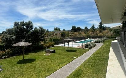 Swimming pool of Flat for sale in Boadilla del Monte  with Air Conditioner, Heating and Private garden