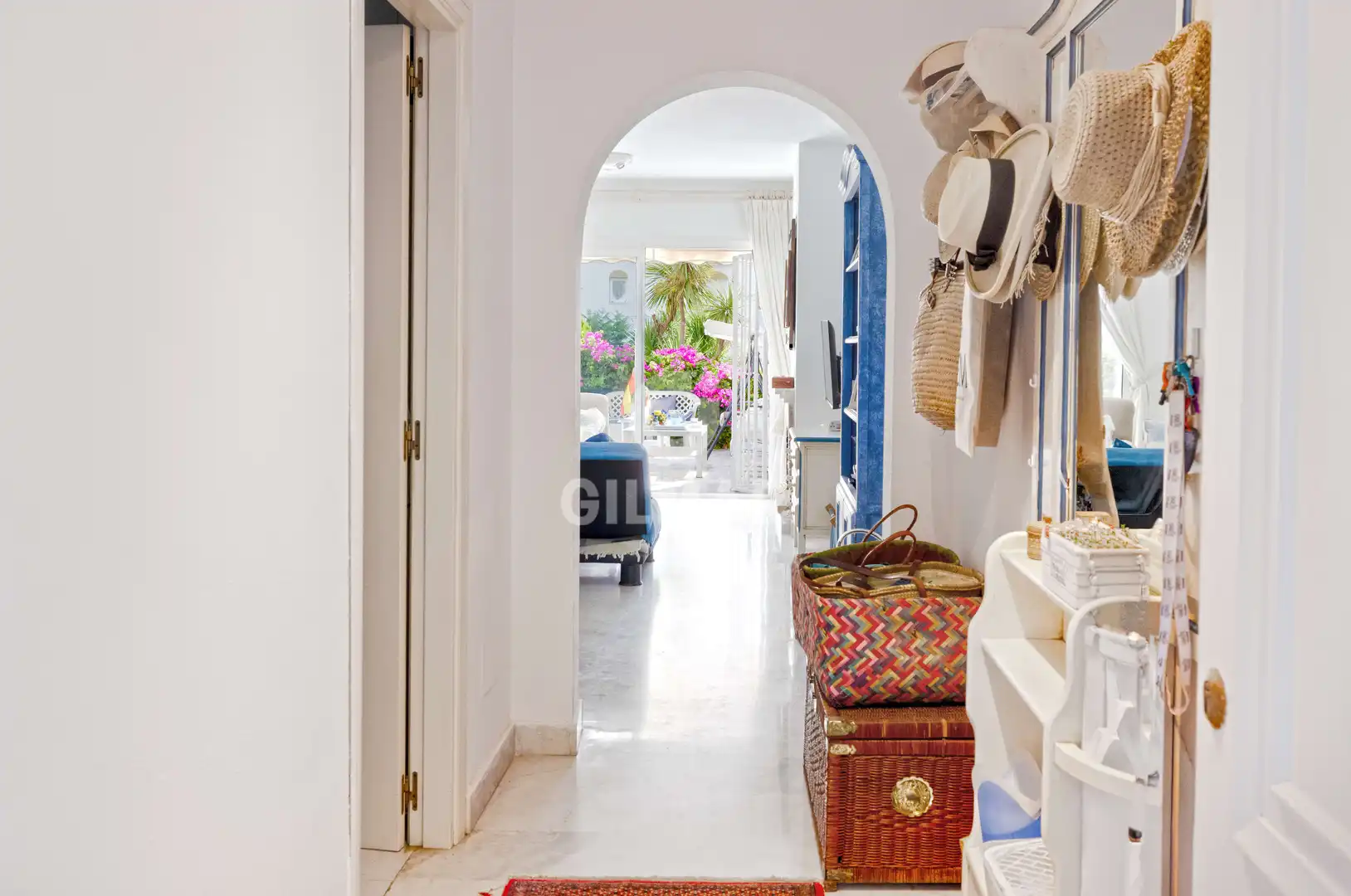 Wohnungen zum Verkauf in Marbella mit Heizung, Privatgarten und Schwimmbad