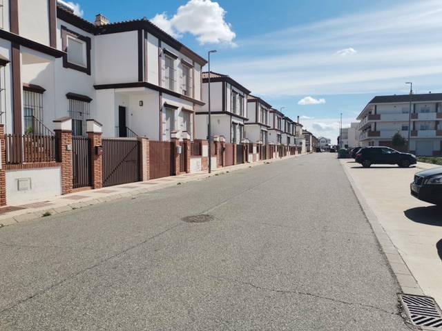 Casa-chalet en Venta en Avenida Alcolea del Rio en Alcalá del Río