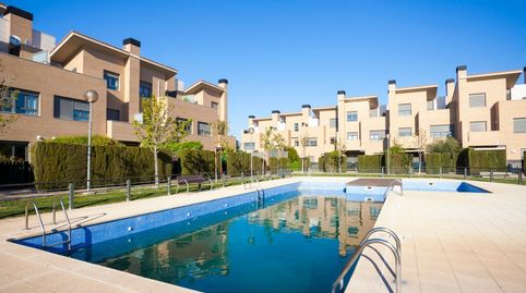 Foto 4 de Casa adosada en venta en Calle Ibon de la Solana, 12, Miralbueno, Zaragoza Capital