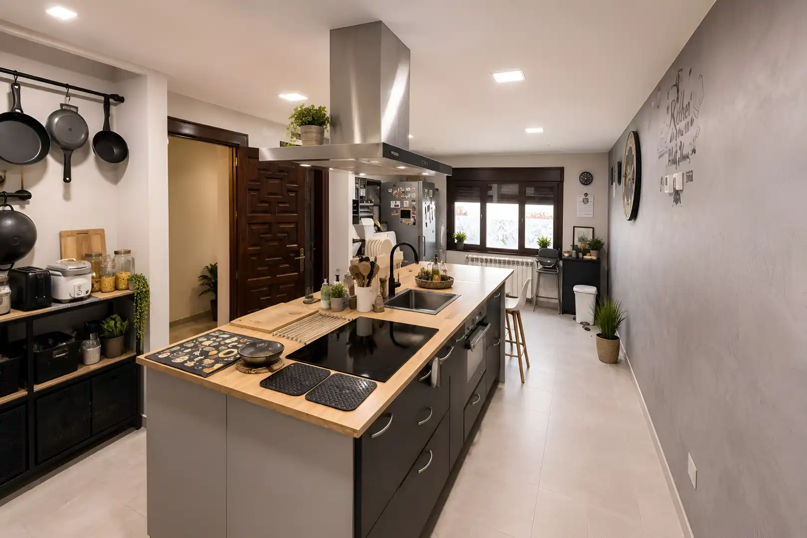 Cocina de Casa o chalet en venta en Málaga con Aire acondicionado, Calefacción y Jardín privado