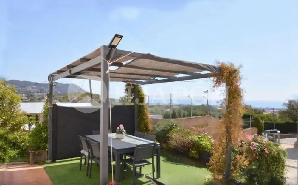 Terrassa de Finca rústica en venda en Vilassar de Dalt amb Aire condicionat, Calefacció i Jardí privat
