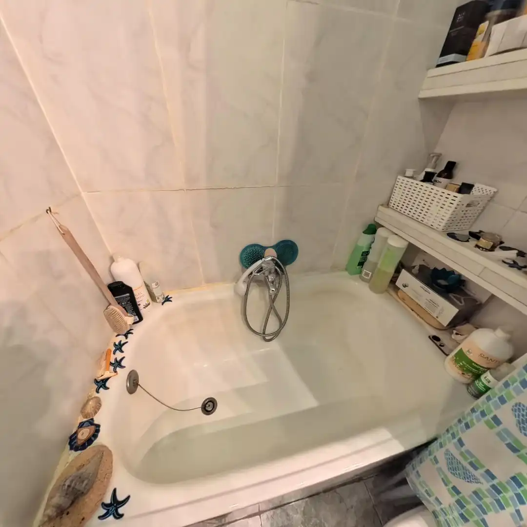 Badezimmer von Wohnung zum Verkauf in Barcelona mit Klimaanlage, Heizung und Terrasse