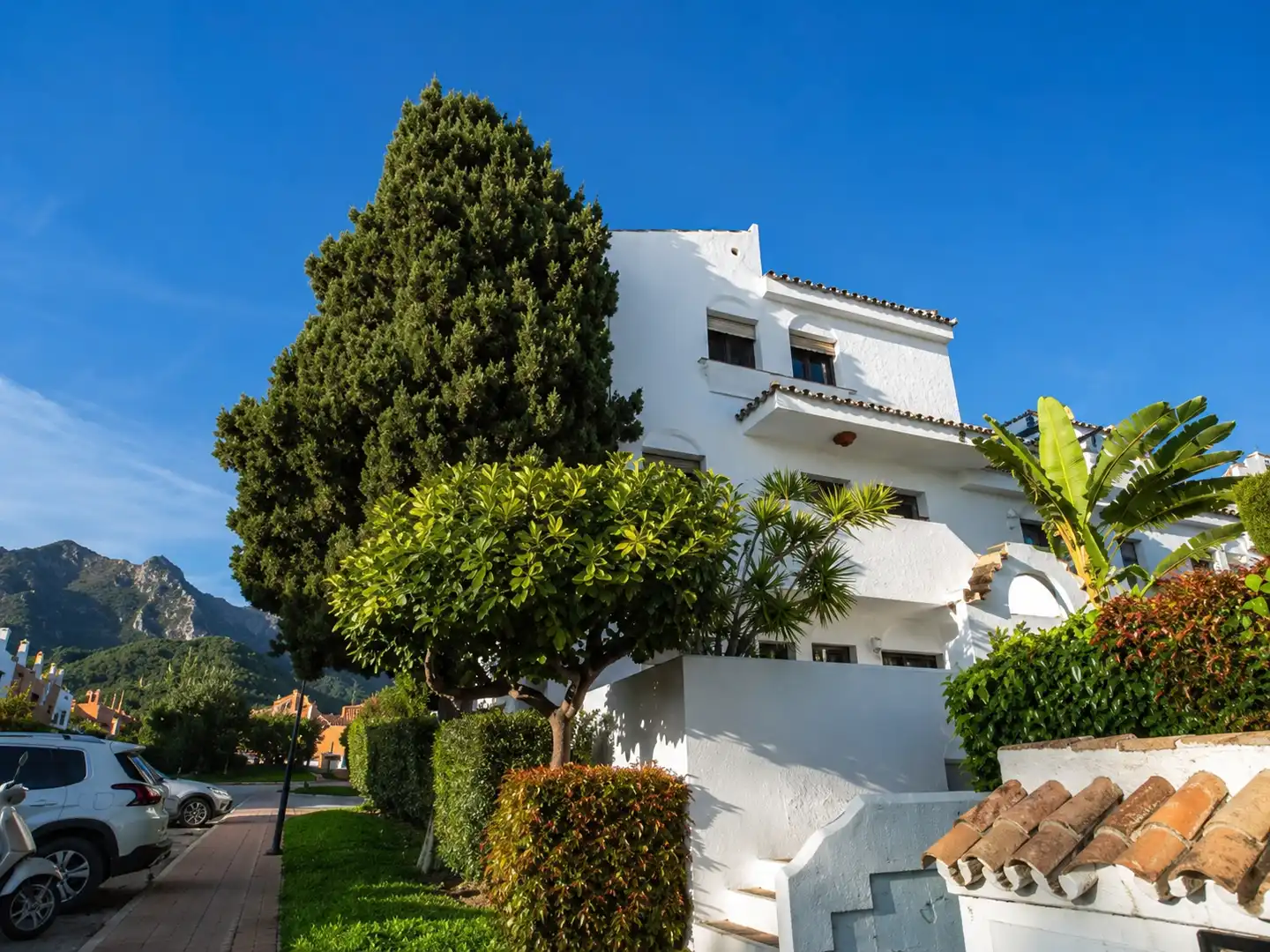Exterior view of Detached homes for rent to own in Marbella  with Terrace and Community pool