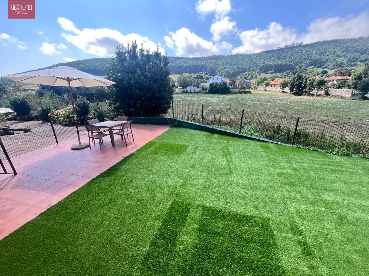 Terrassa de Casa adosada en venda en Arnuero amb Calefacció, Jardí privat i Terrassa