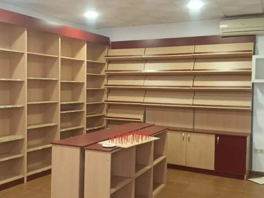 Local de lloguer en Cobisa amb Aire condicionat, Calefacció i Moblat