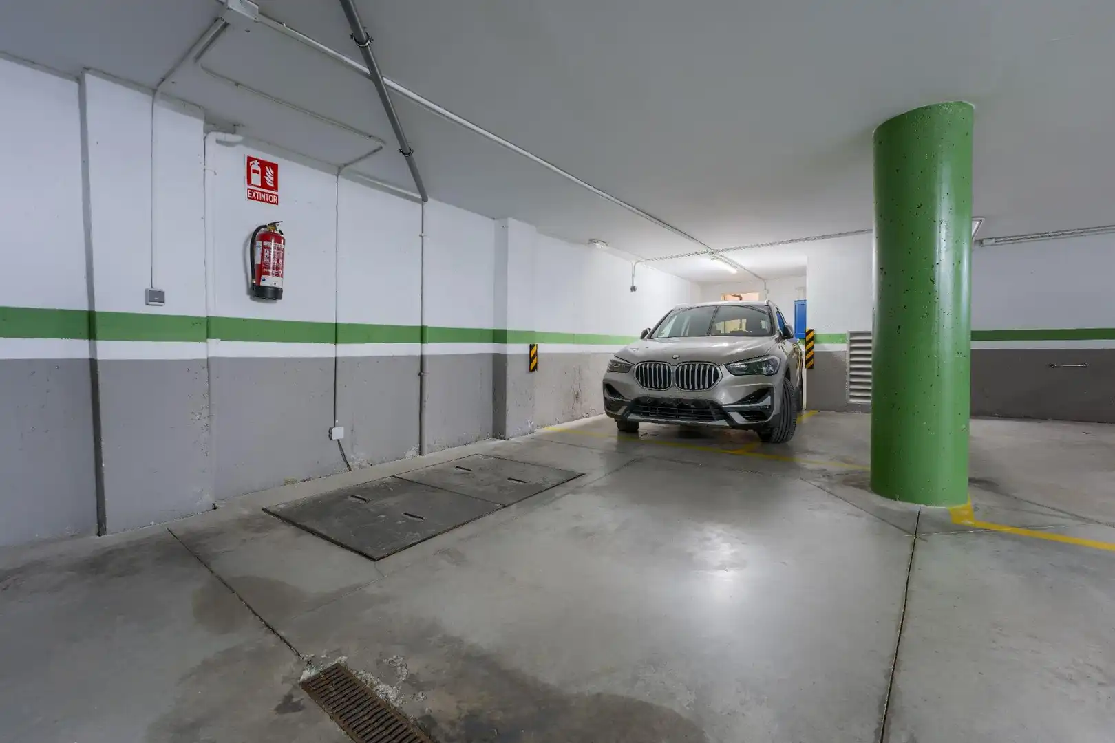 Parkplatz von Dachboden zum Verkauf in Sevilla mit Klimaanlage, Heizung und Terrasse