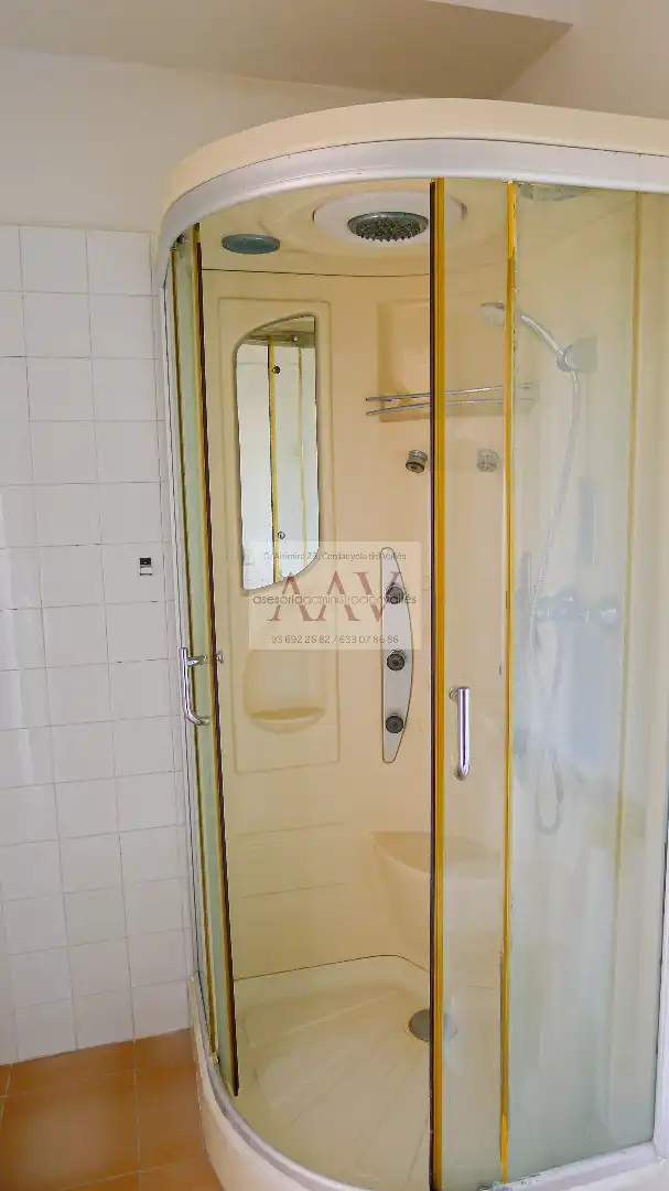 Badezimmer von Maisonette zum Verkauf in Matadepera mit Klimaanlage, Heizung und Privatgarten