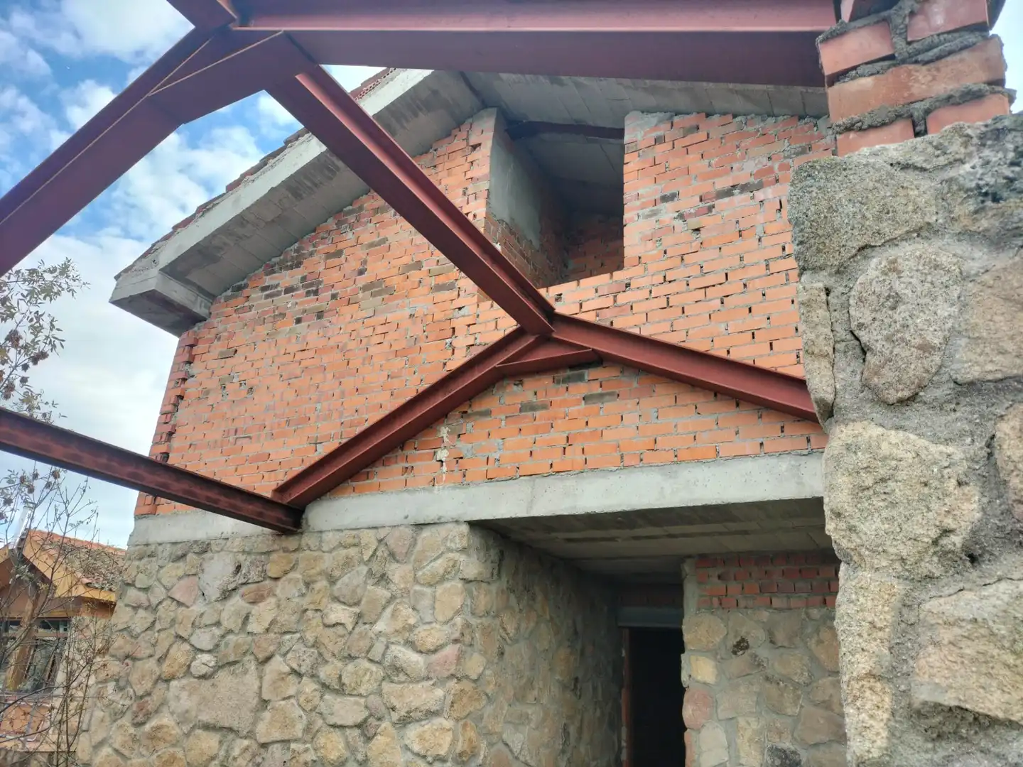 Vista exterior de Casa o xalet en venda en Navas de Riofrío amb Jardí privat i Terrassa