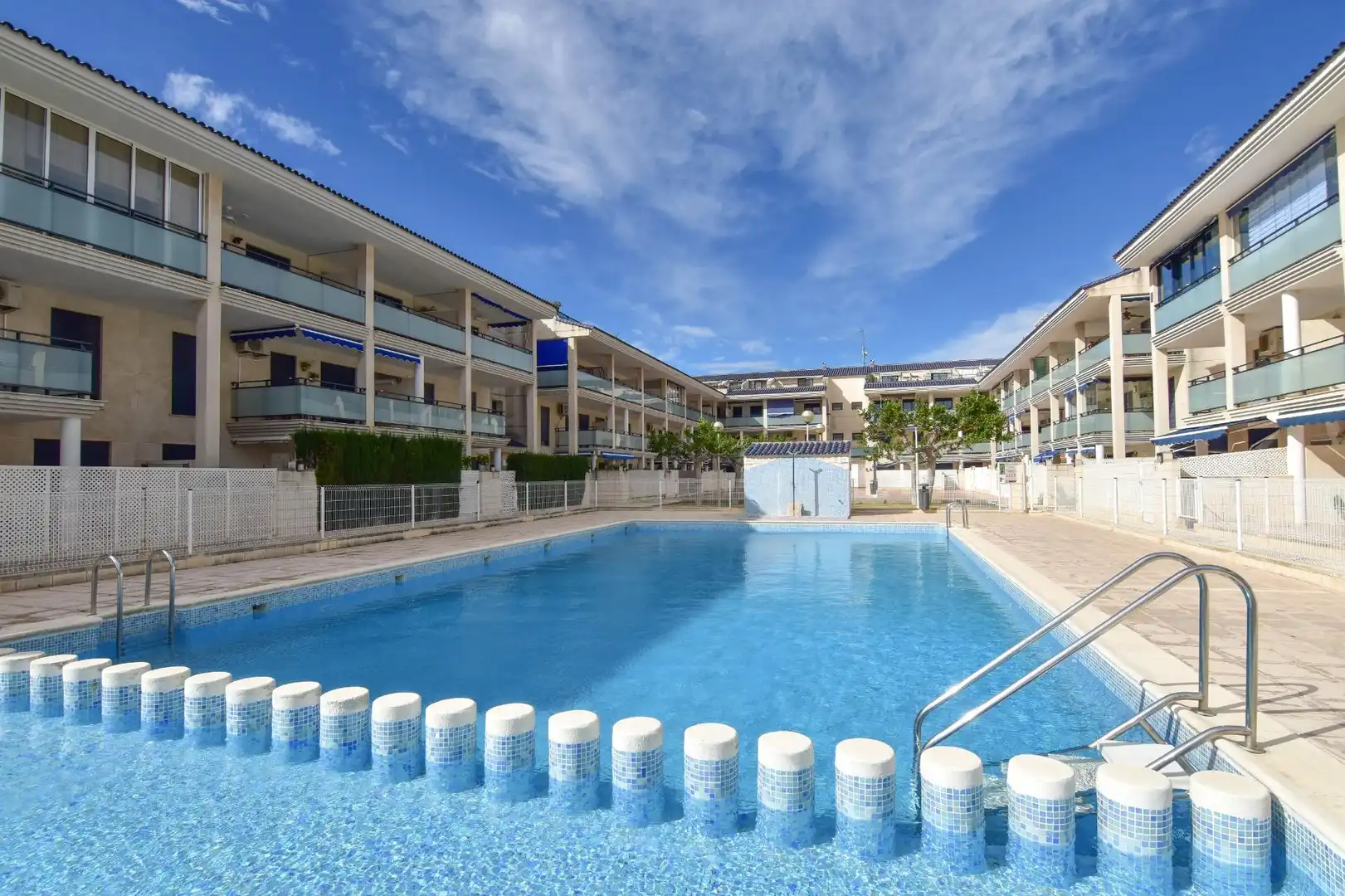 Piscina de Piso de alquiler en Puçol con Aire acondicionado, Jardín privado y Terraza