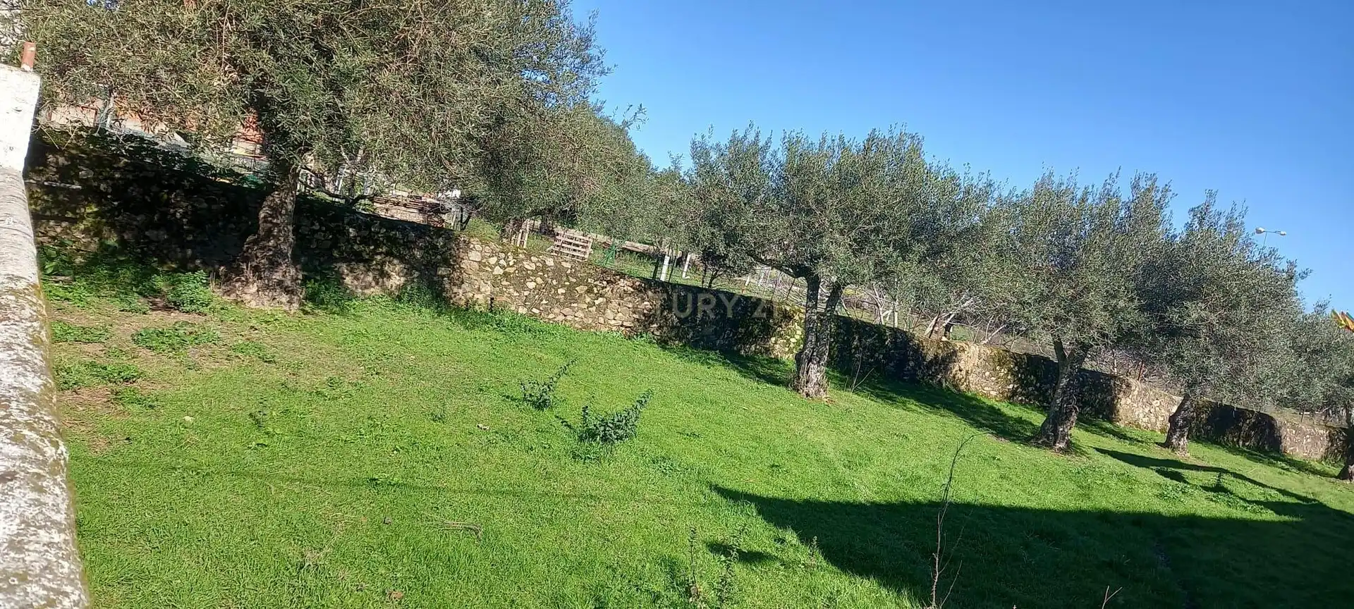 Casa o xalet en venda en Sierra de Fuentes amb Jardí privat i Moblat