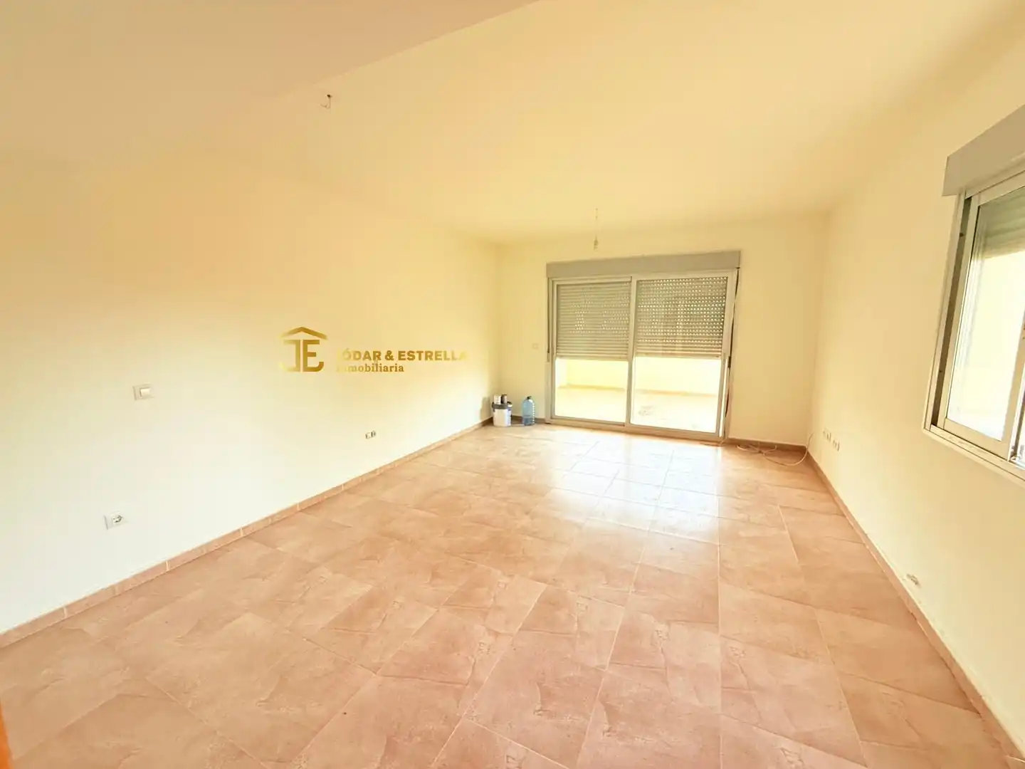 Maisonette zum Verkauf in Lorca mit Klimaanlage, Heizung und Privatgarten