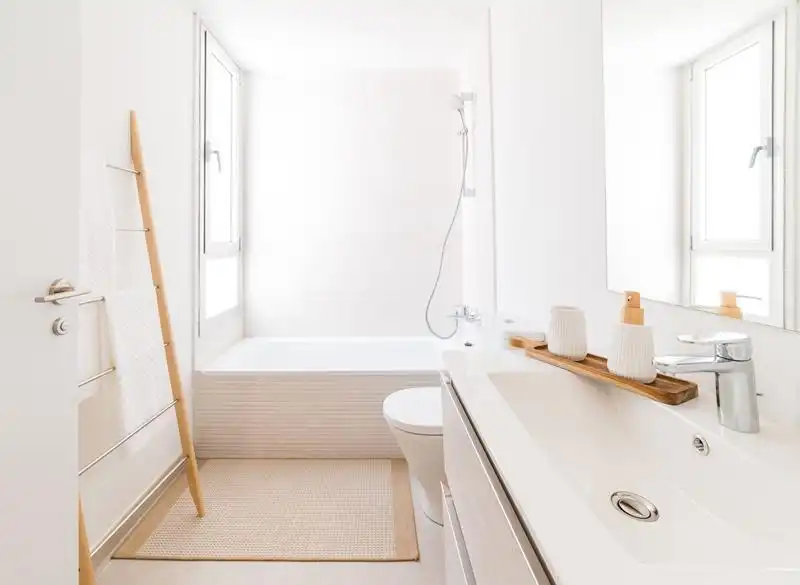 Bathroom of Flat for sale in Estepona  with Air Conditioner, Heating and Private garden