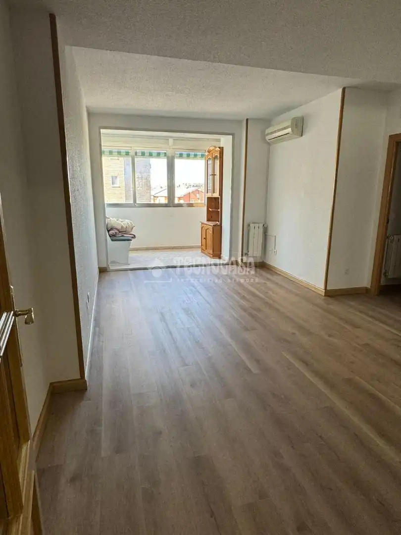 Bedroom of Flat for sale in Valdemoro  with Air Conditioner