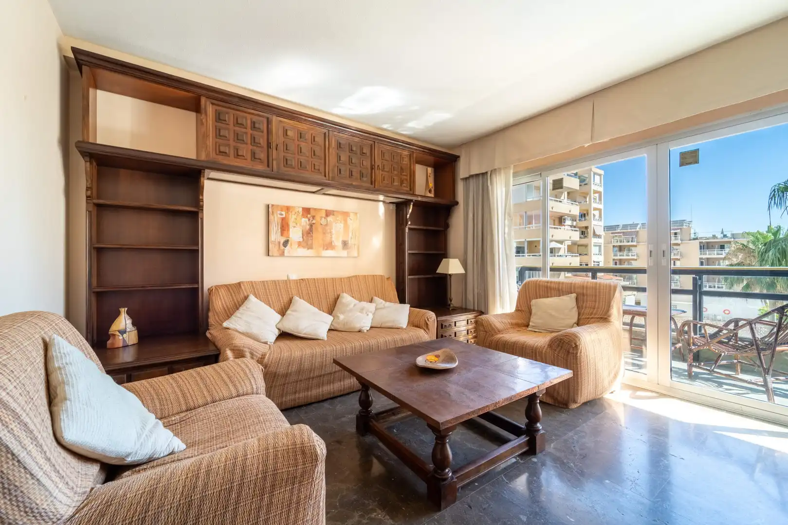 Sala d'estar de Apartament en venda en Torremolinos amb Aire condicionat, Terrassa i Traster
