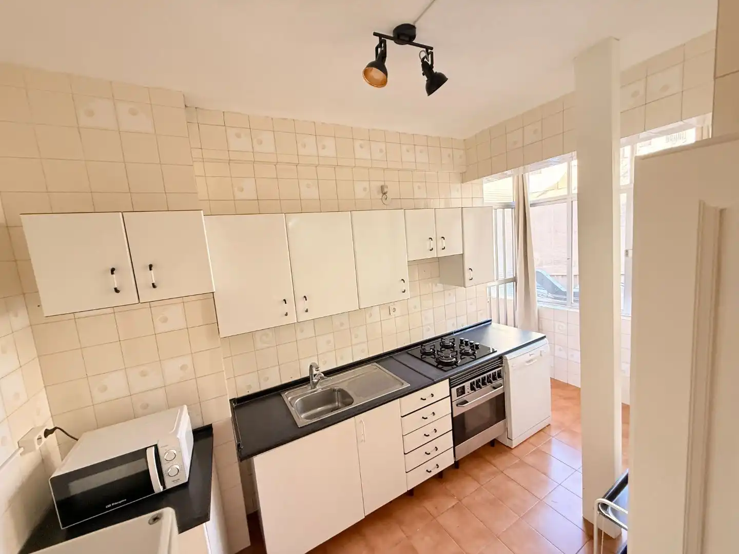 Kitchen of Flat for sale in  Madrid Capital  with Air Conditioner, Terrace and Balcony