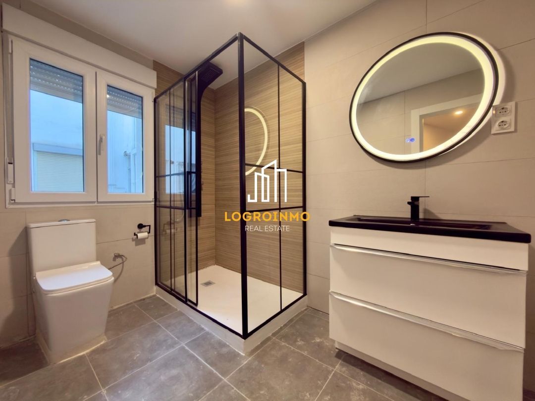 Flat for sale in Calle Villamediana, Gran Via, Centro