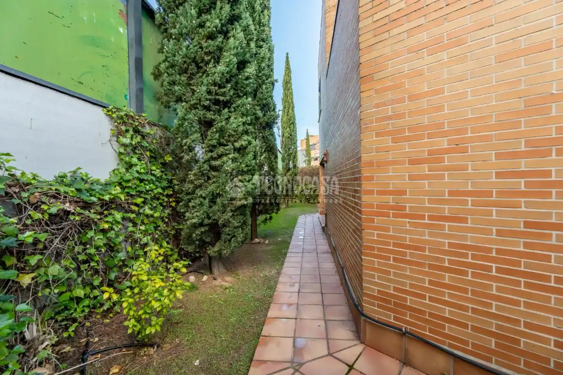 Garden of Flat for sale in Torrelodones  with Air Conditioner, Heating and Private garden