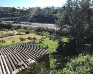 Vista exterior de Finca rústica en venda en Estepona amb Piscina