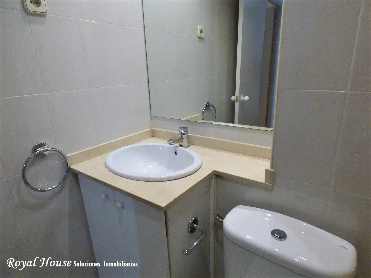 Baño de Apartamento en venta en Collado Villalba con Calefacción y Piscina comunitaria