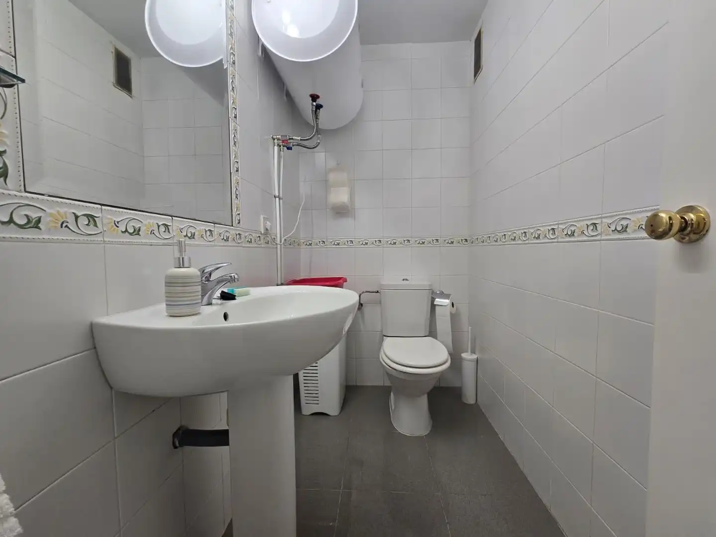 Baño de Casa adosada en venta en Castilleja de la Cuesta con Aire acondicionado, Trastero y Balcón