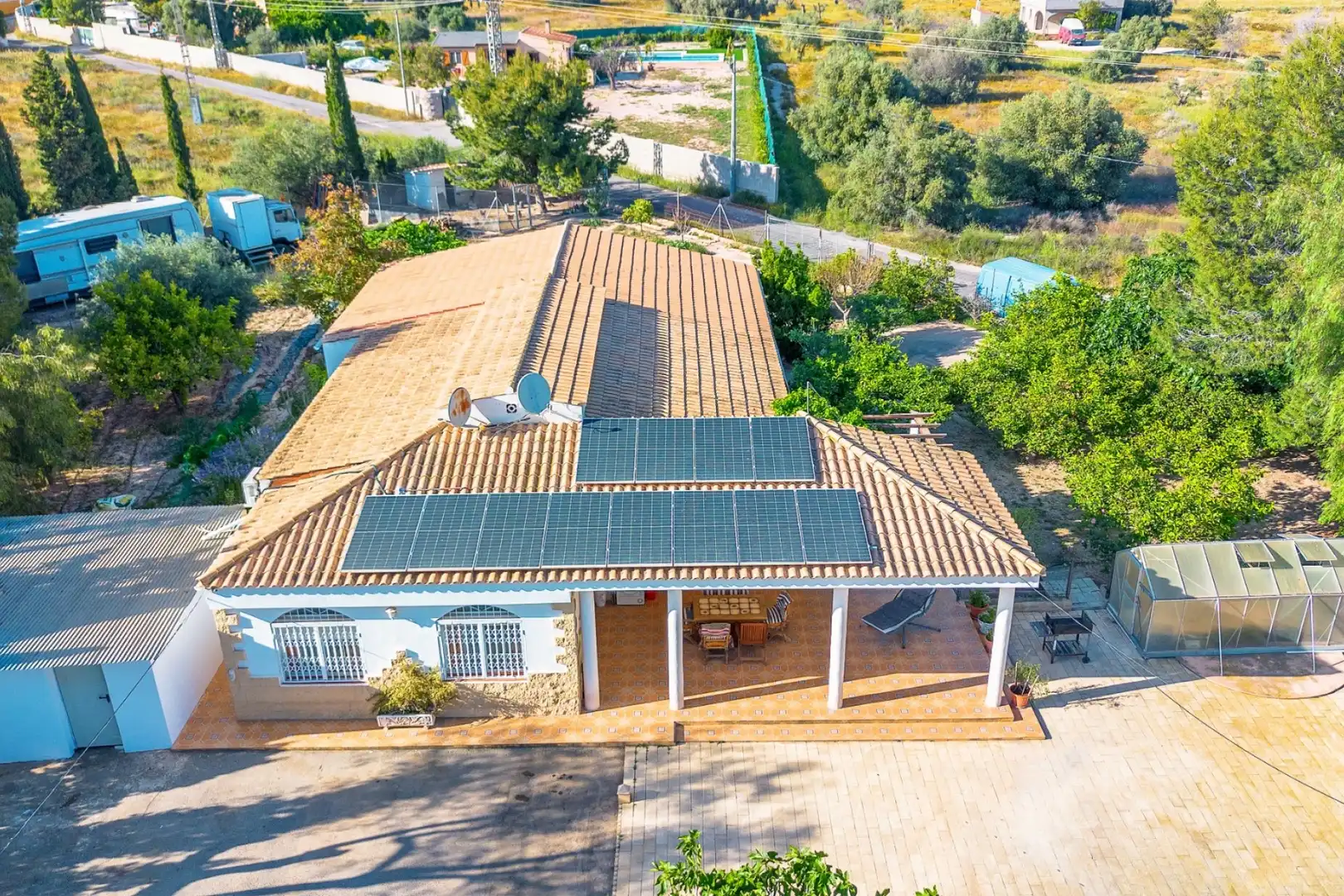 Außenansicht von Haus oder Chalet zum Verkauf in Alicante / Alacant mit Schwimmbad