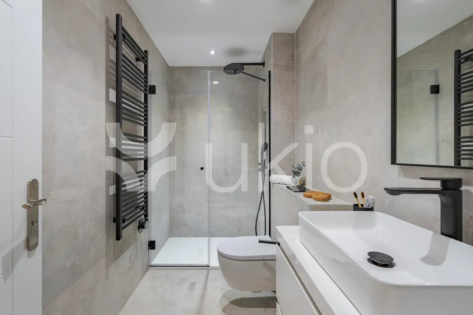 Badezimmer von Wohnungen zur Miete in Madrid mit Klimaanlage, Heizung und Möbliert