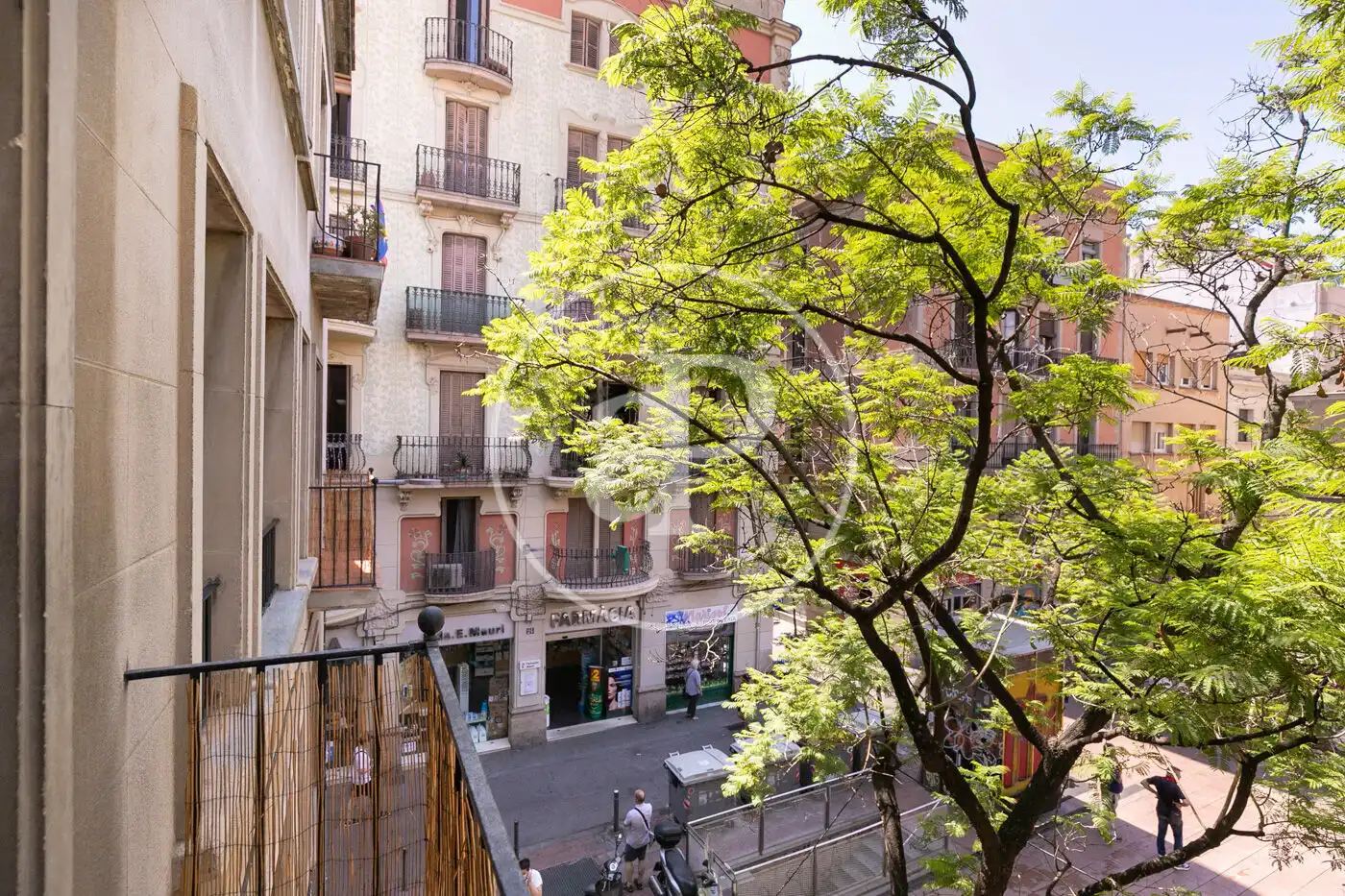 Außenansicht von Wohnung zum Verkauf in Barcelona mit Klimaanlage, Heizung und Terrasse