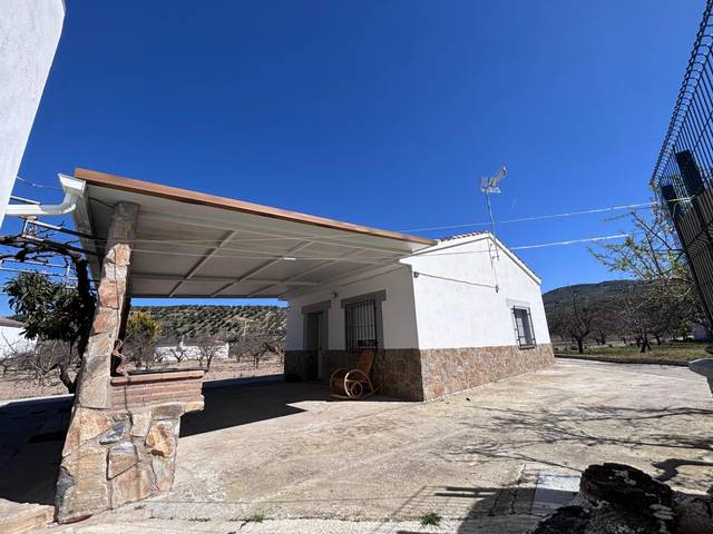 Finca rústica en Venta en  DISEMINADO en Castillo de Locubín