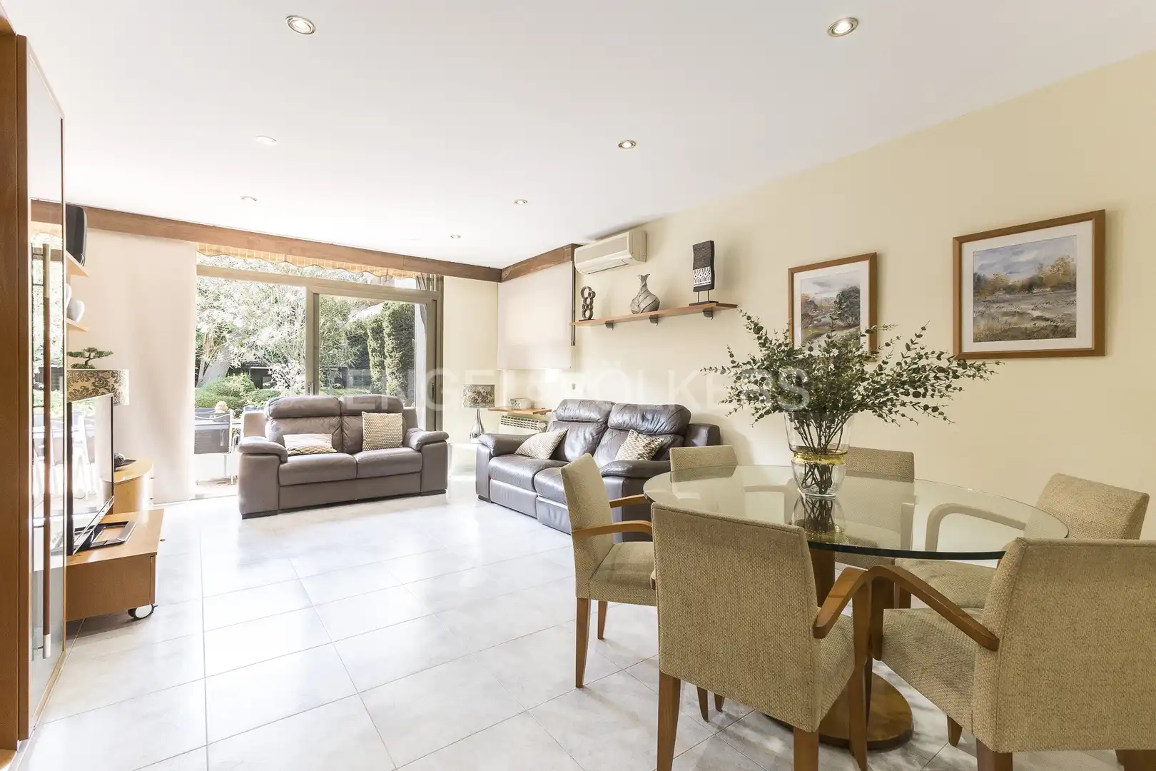 Sala de estar de Casa o chalet en venta en Barcelona con Calefacción, Jardín privado y Terraza