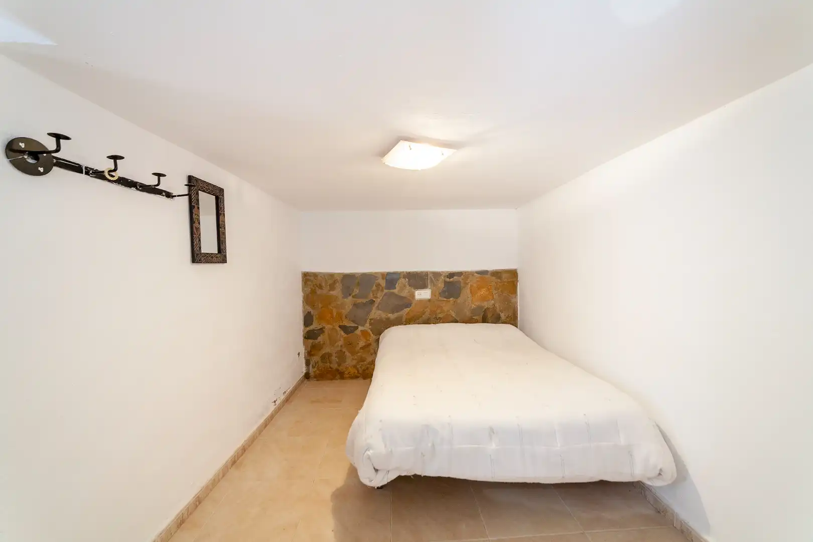 Casa o xalet en venda en Venta del Moro amb Terrassa, Moblat i Rentadora