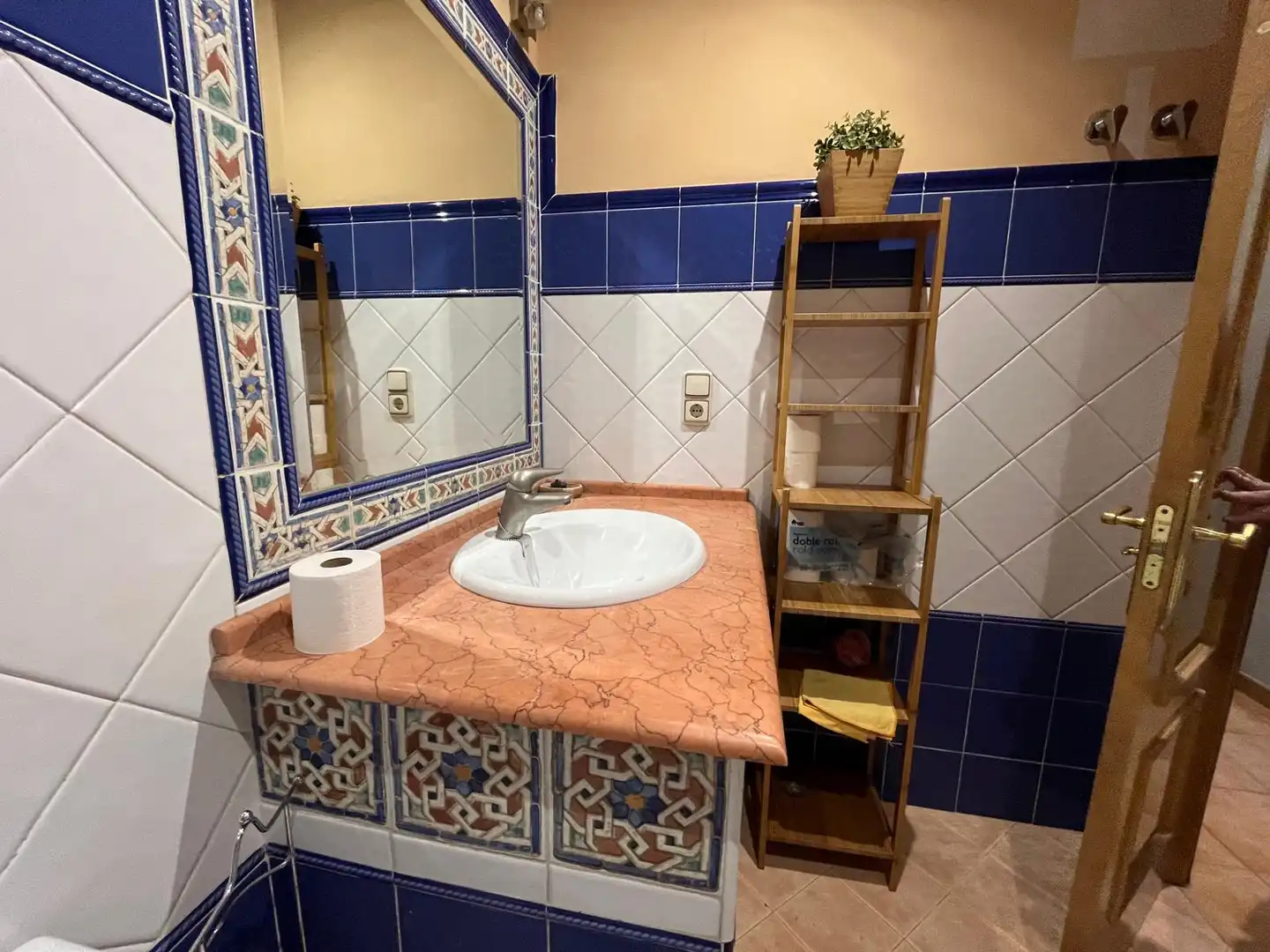 Flat for rent in Calle Delfín, 5, Angustias - Chana - Encina