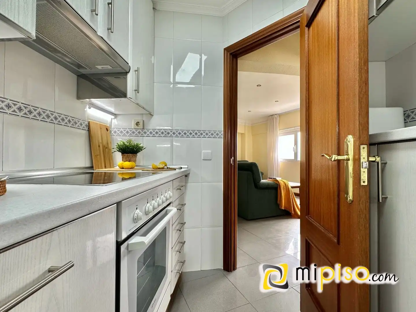 Kitchen of Flat for sale in Laredo  with Furnished