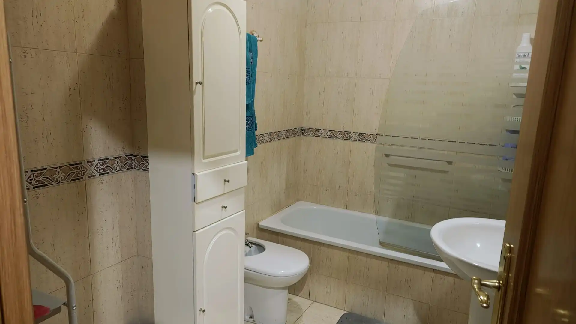 Baño de Piso de alquiler en Argamasilla de Calatrava con Aire acondicionado y Calefacción