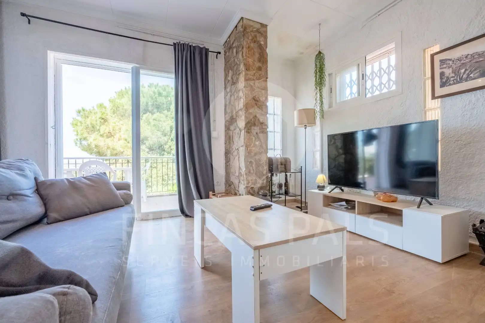 Sala de estar de Casa adosada en venta en Pals con Aire acondicionado, Calefacción y Jardín privado