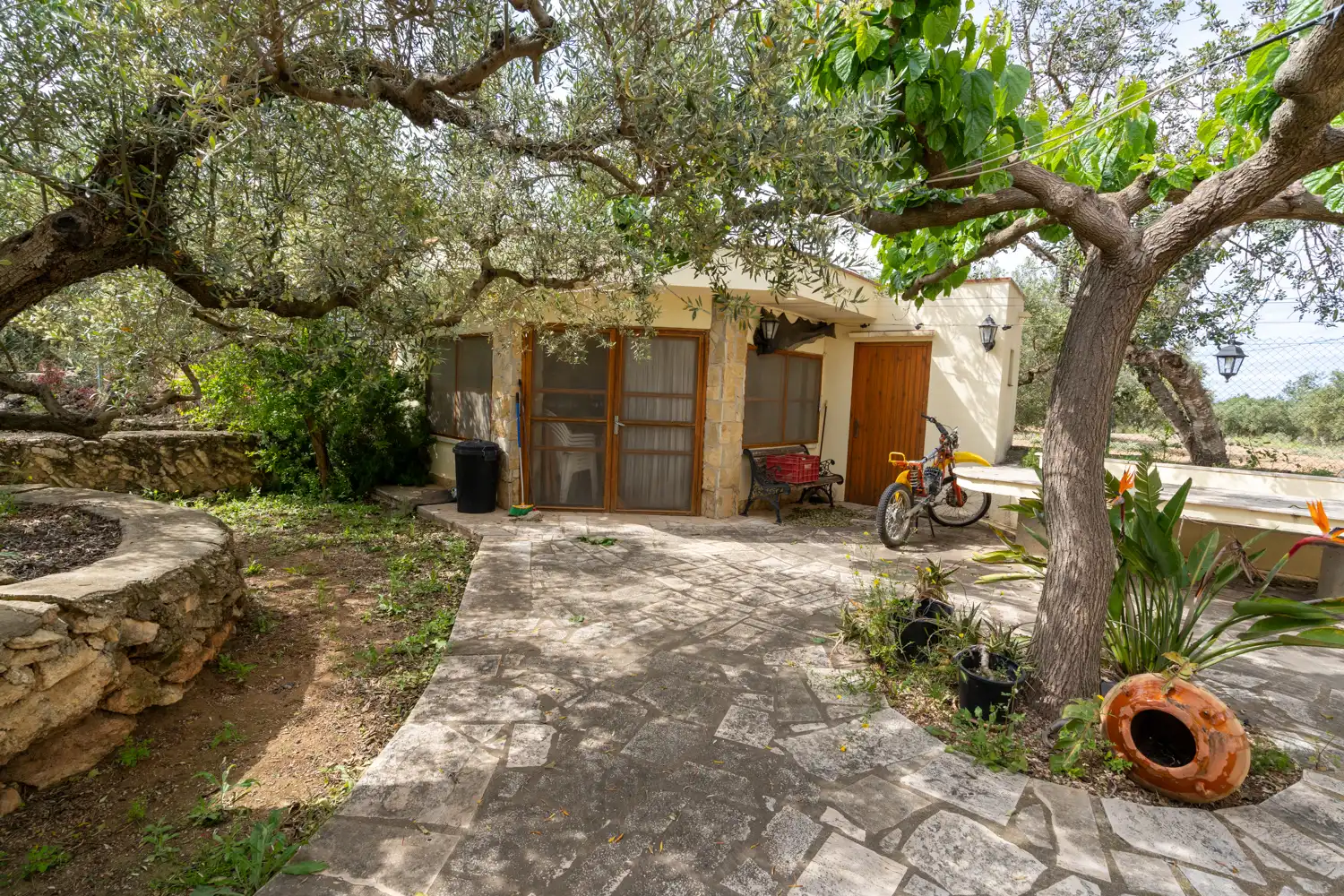 Garden of Houses for sale in Aldover  with Air Conditioner, Private garden and Terrace