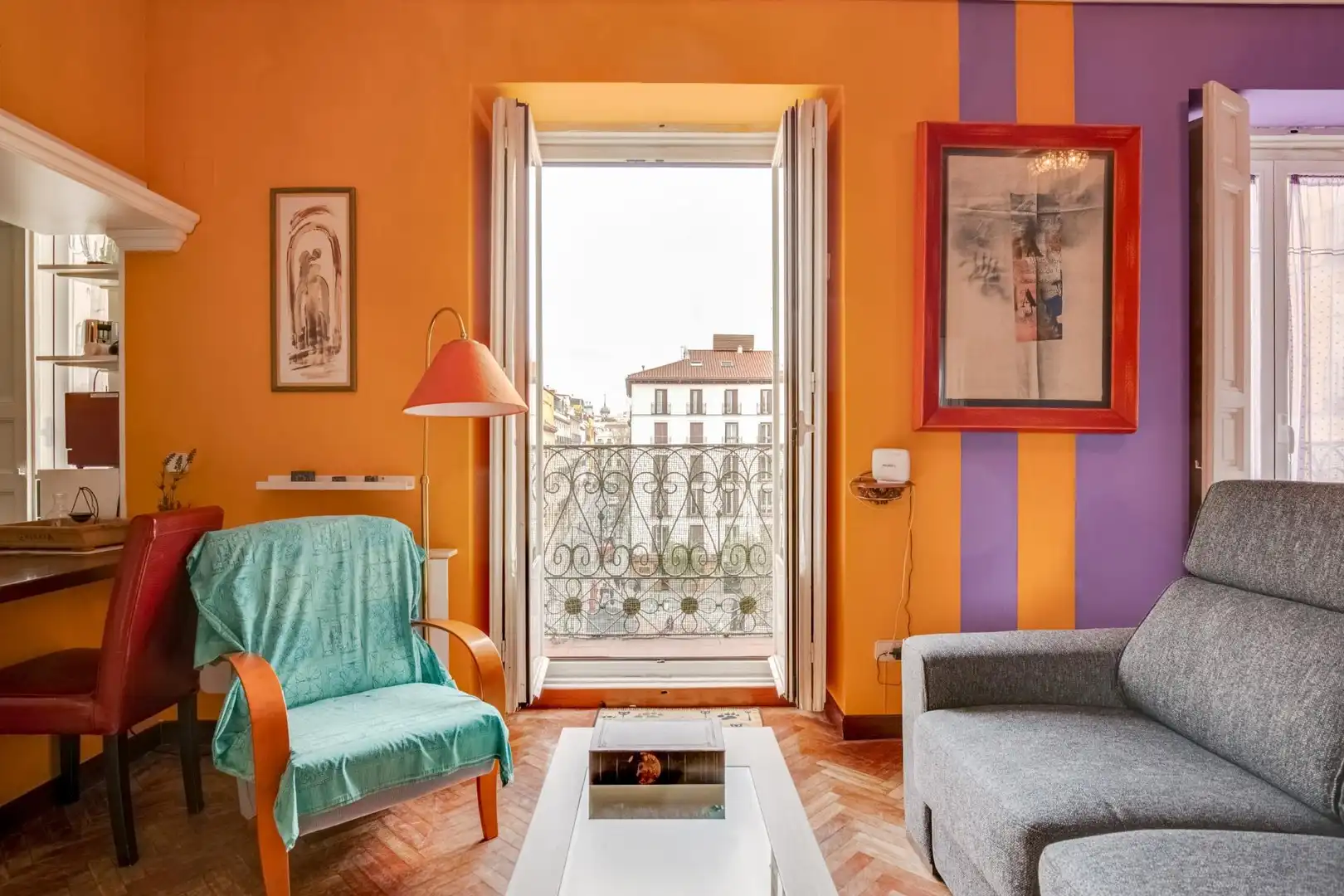 Sala d'estar de Apartament de lloguer en Madrid amb Calefacció, Parquet i Balcó