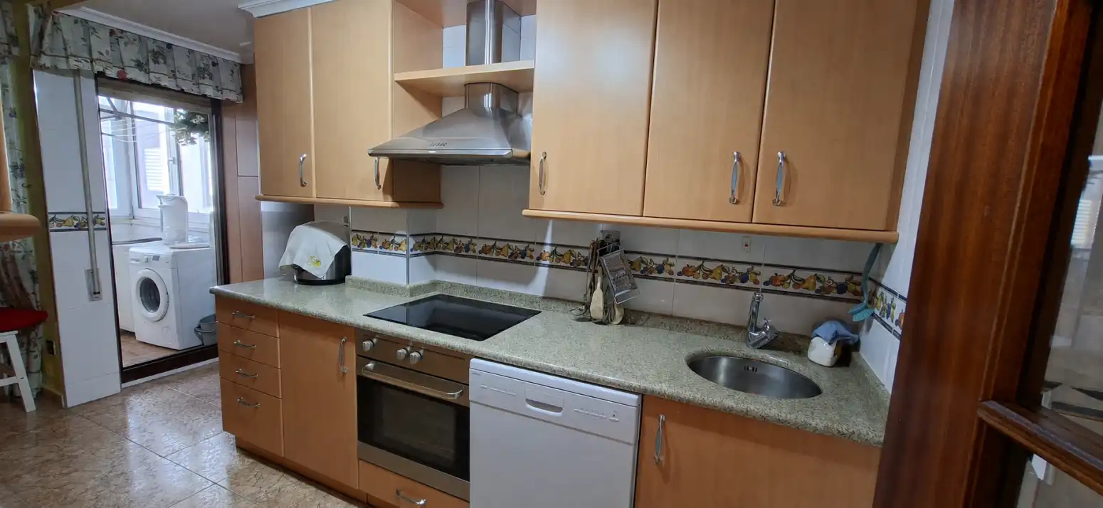 Küche von Wohnung zum Verkauf in Torrelavega  mit Heizung, Parkett und Abstellraum