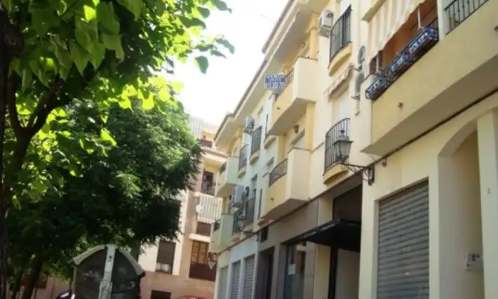 Vista exterior de Pis en venda en La Zubia