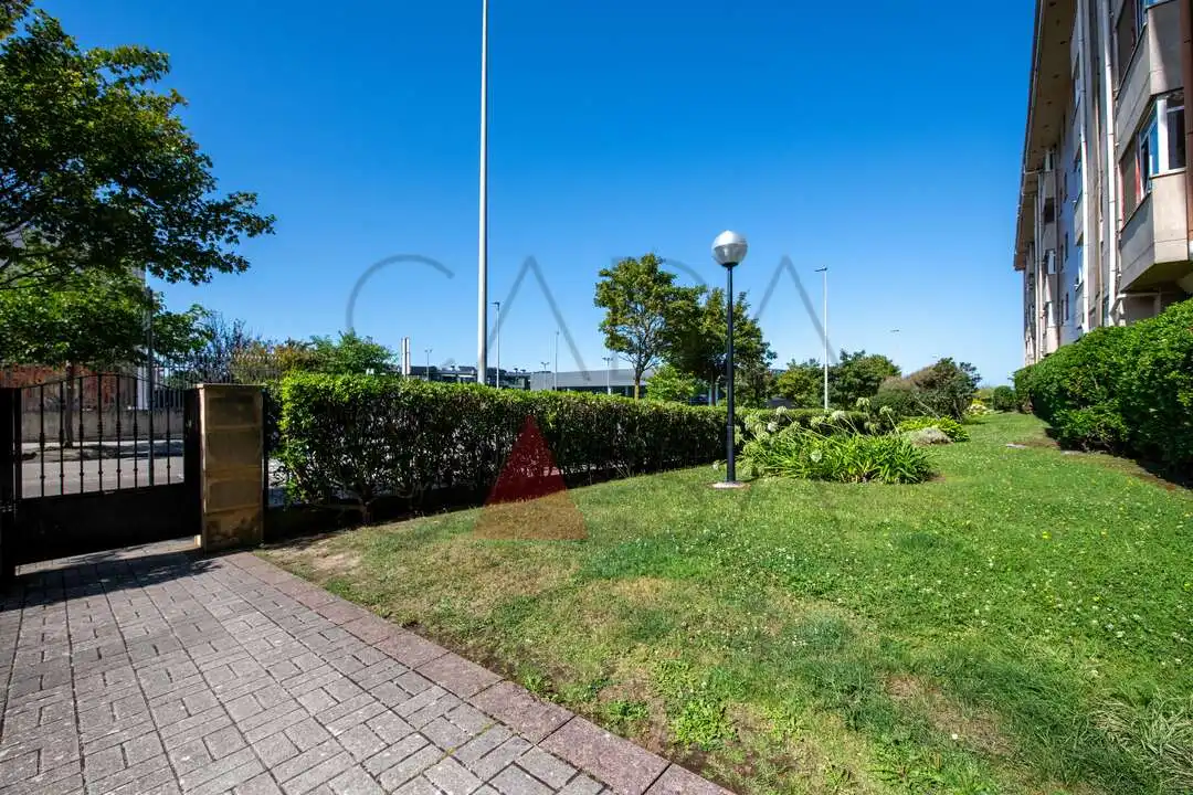 Vista exterior de Pis en venda en Santander amb Calefacció, Jardí privat i Terrassa