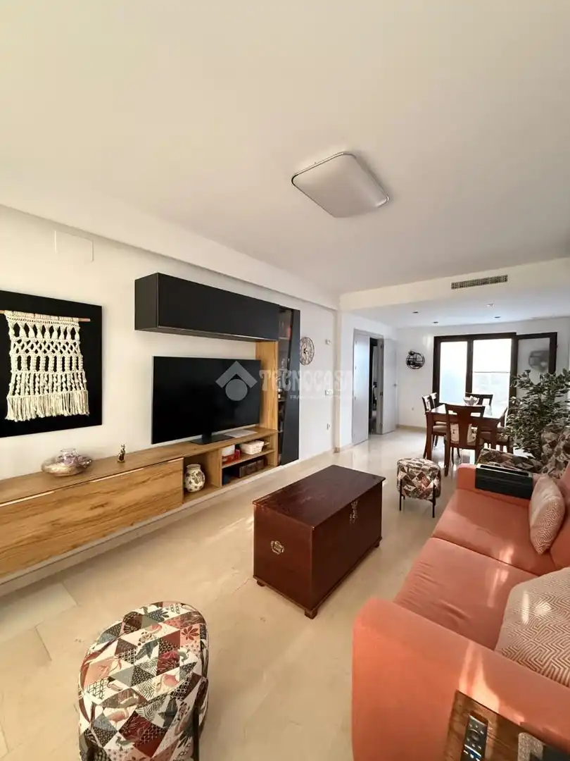 Wohnzimmer von Einfamilien-Reihenhaus zum Verkauf in Alcalá de Guadaira mit Klimaanlage und Terrasse