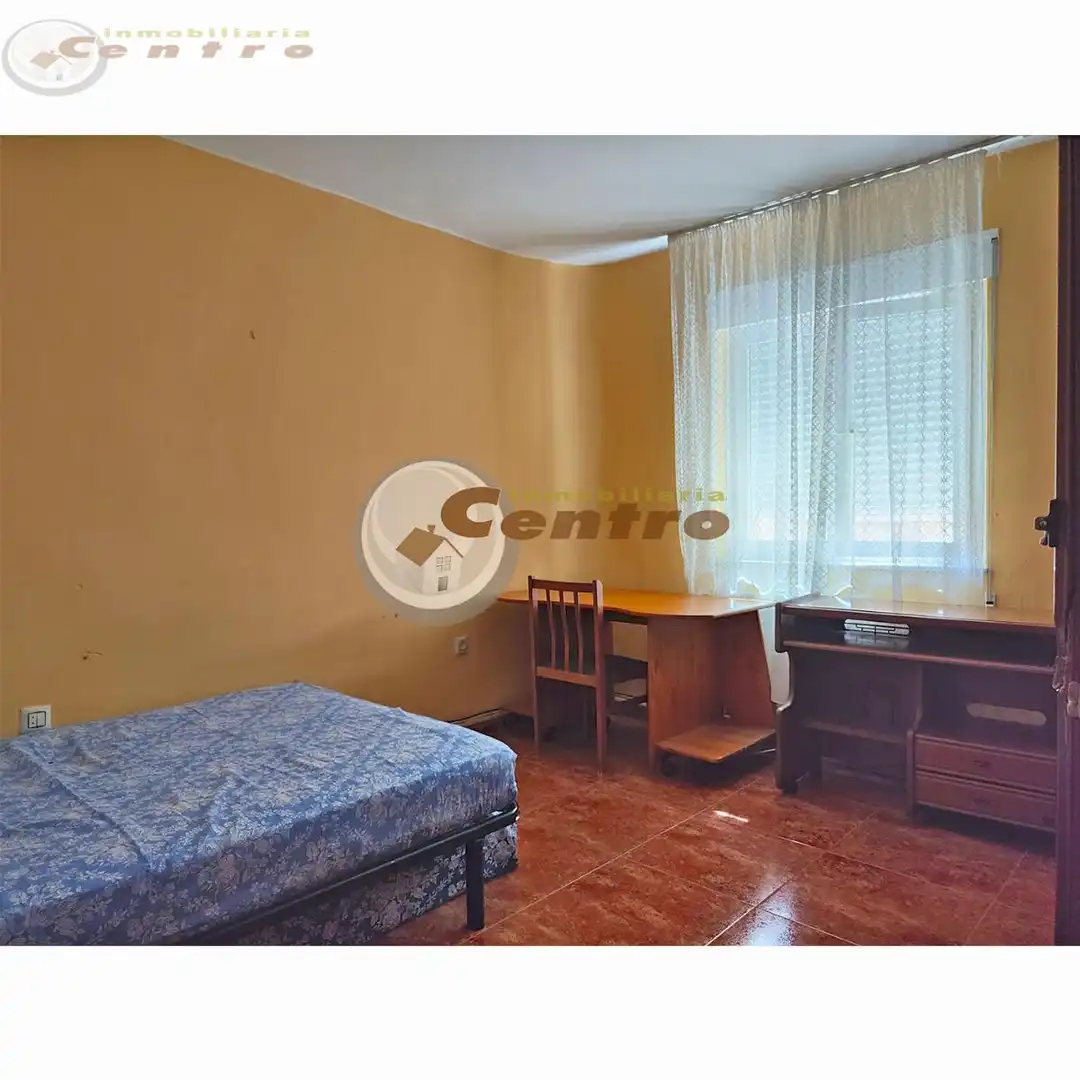 Flat for rent in antonio gotor, Parque Sur