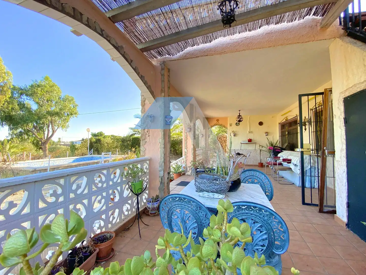 Vista exterior de Casa o xalet en venda en Mutxamel amb Jardí privat