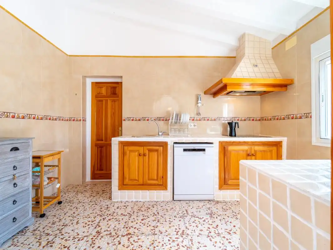 Cocina de Casa adosada en venta en Frigiliana con Aire acondicionado, Calefacción y Jardín privado