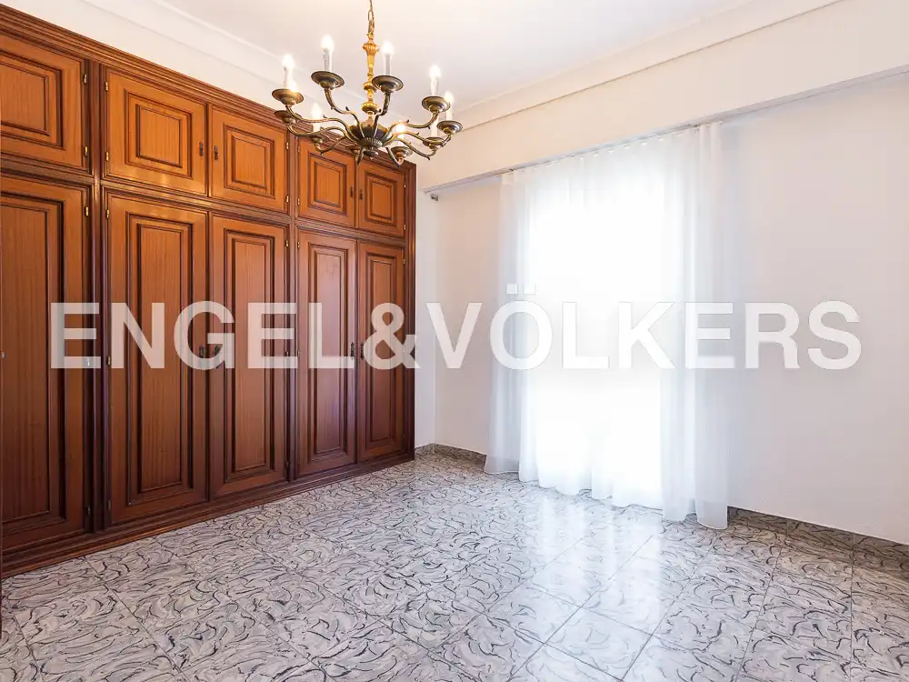 Schlafzimmer von Wohnung zur Miete in  Valencia Capital mit Klimaanlage, Heizung und Balkon