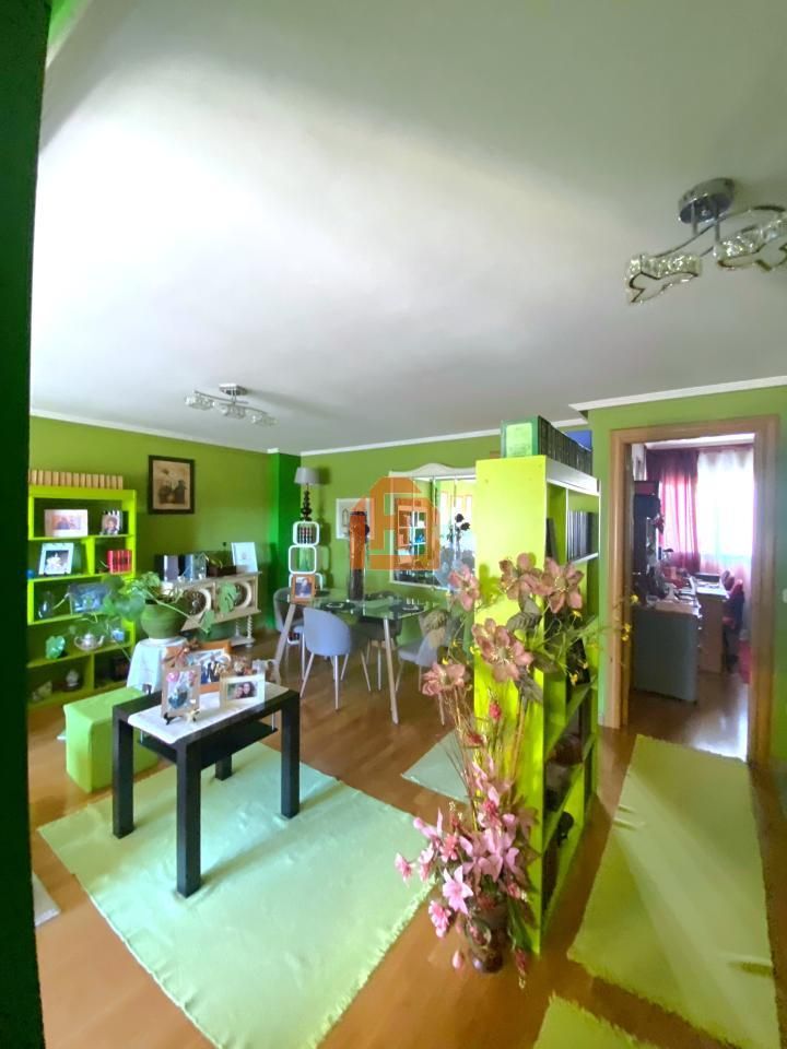 Menjador de Casa adosada en venda en San Andrés del Rabanedo amb Calefacció, Jardí privat i Parquet