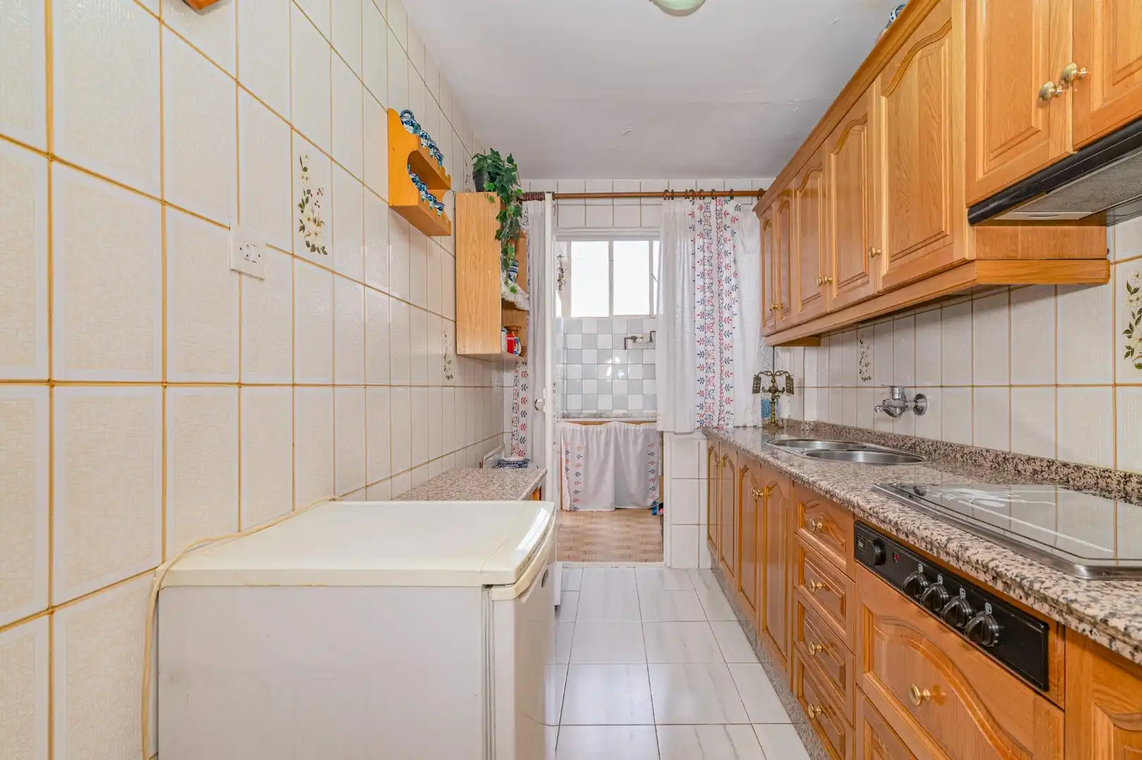 Cocina de Piso en venta en Granada con Balcón