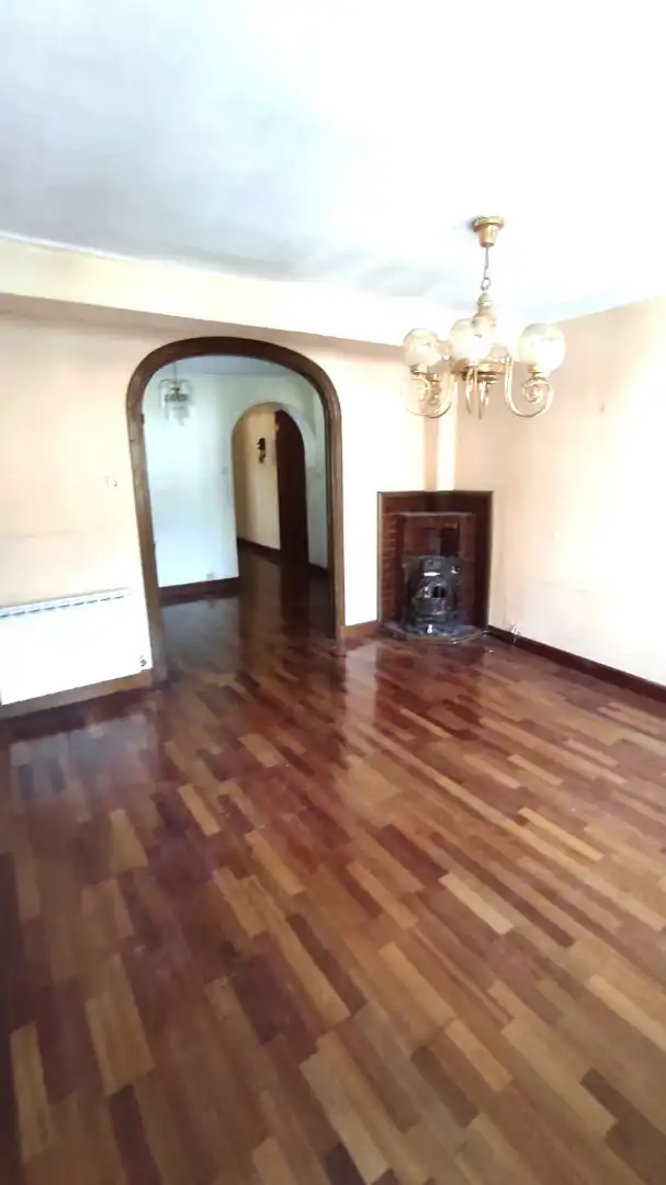 Comedor de Piso en venta en Eibar con Calefacción, Trastero y Horno
