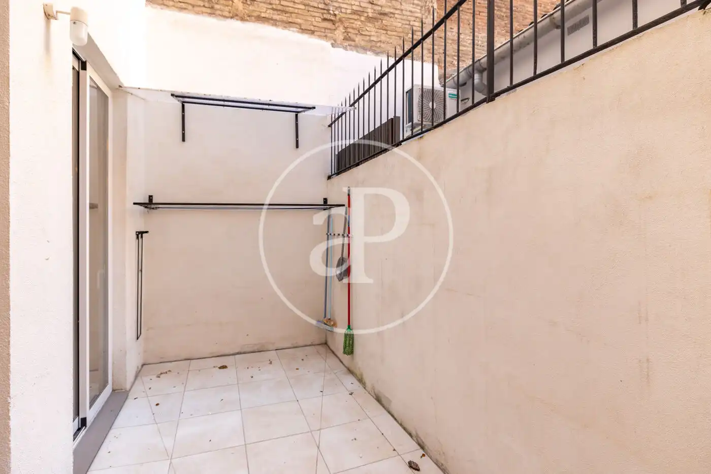 Flat for sale in Barcelona  with Air Conditioner, Heating and Terrace